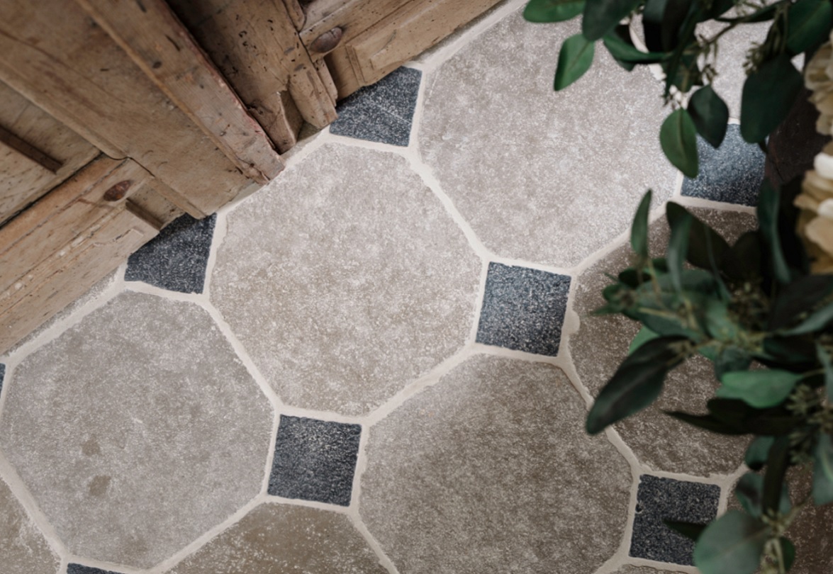 30cm x 30cm Leopold Cabochon